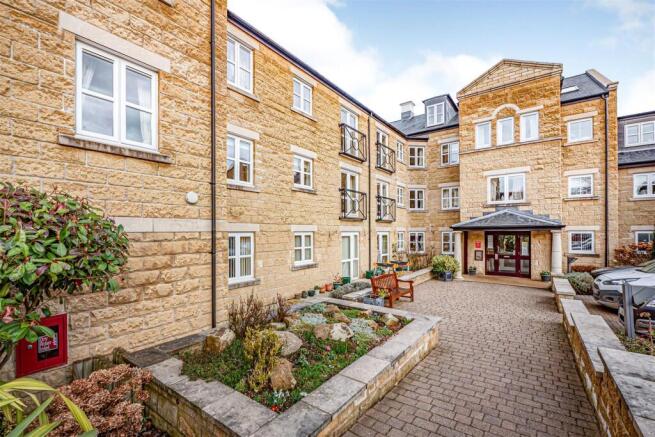 Hollis Court- Entrance.jpg