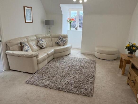 6. Living Room.jpg