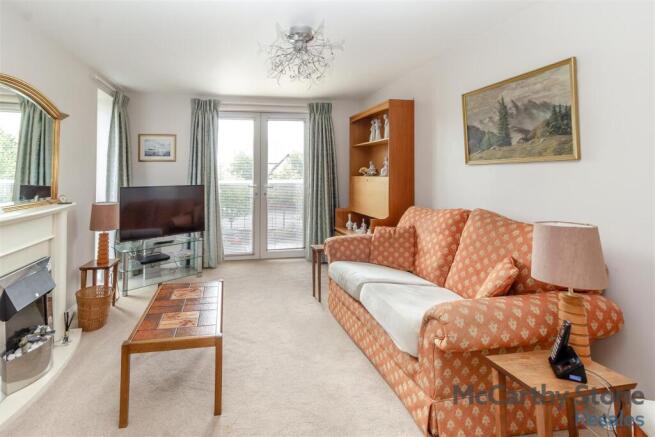 8653723-interior02.jpg