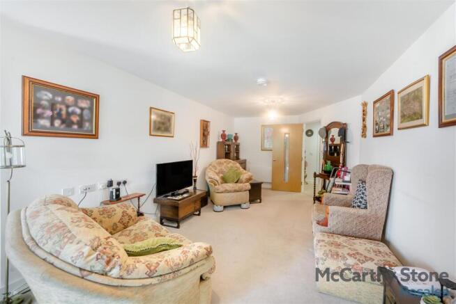 8659648-interior11.jpg