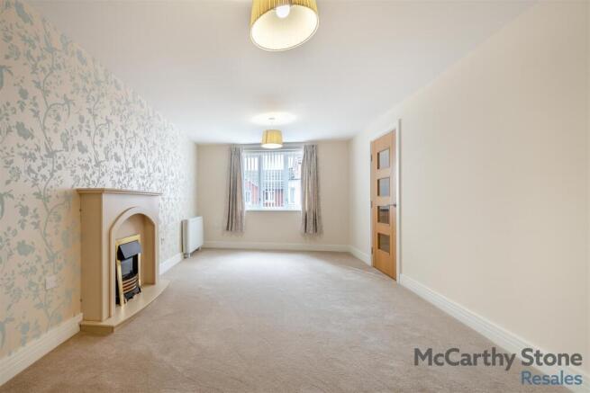 8661785-interior12.jpg