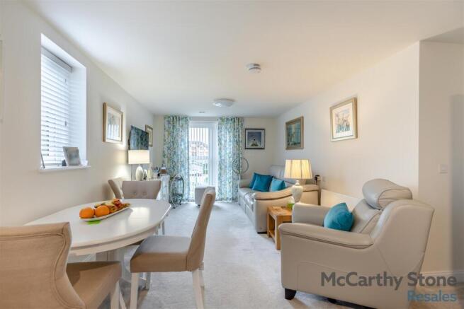 8659036-interior12.jpg