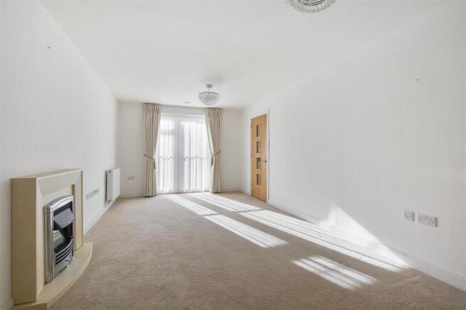 10-0c61GCMCS - 28 Mountbatten House - Reception  2