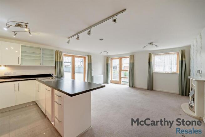Open Plan Living Room/Kitchen