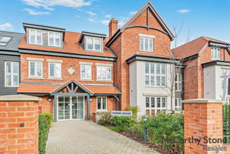 Westpole Avenue, Barnet