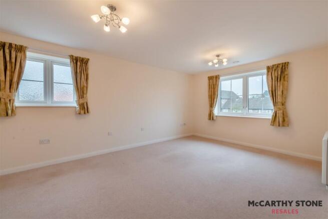 8587339-interior08.jpg