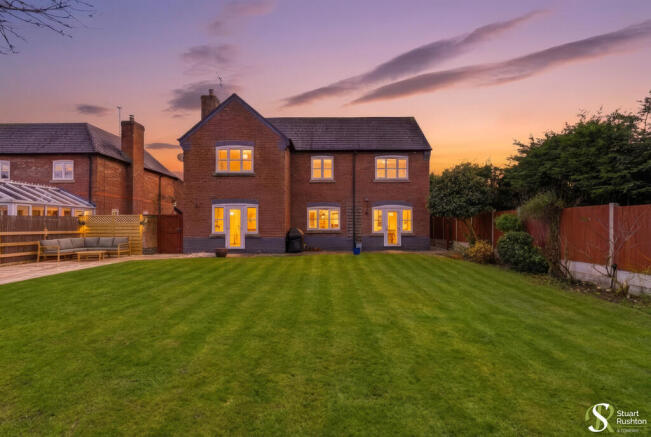 9 The Courtyard-4...