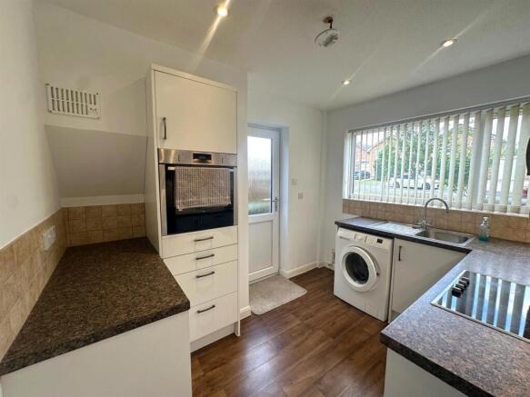 Kitchen Cont.jpg