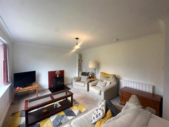 Living Room Cont.jpg