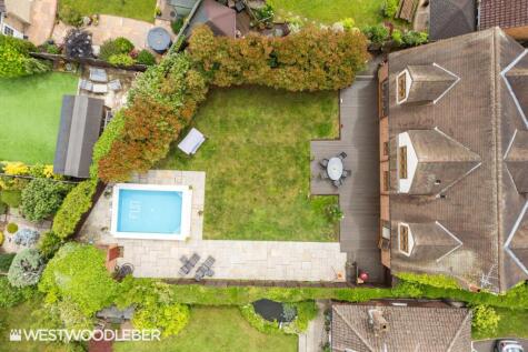 Riverside Avenue, Broxbourne
