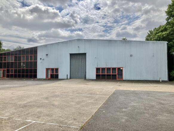 7 Plane Tree Crescent  Main.jpg