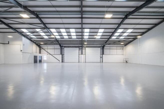 UNIT 8 FAIRWAYS HEATHROW_021.jpg