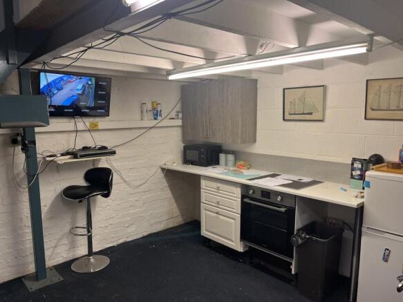 2A Tomo - Kitchenette.jpg