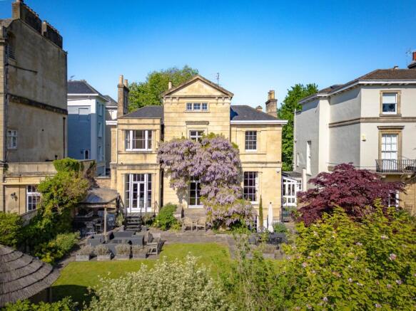 Trafalgar Villa