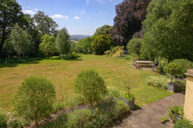 Substantial south-facing gardens