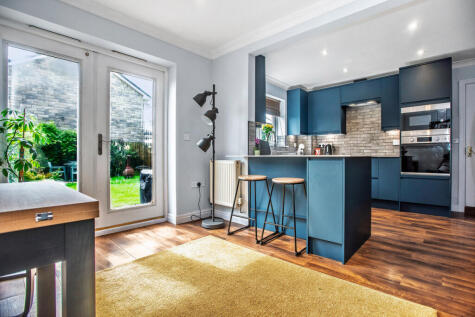 Hutton Gardens, Warton, LA5