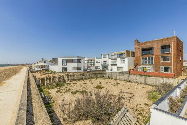 Penthouse, 22 Bembridge Drive, Hayling Island-Port