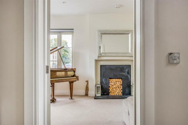 19 Charlotte Avenue, Chichester-Small-PorticoMarke
