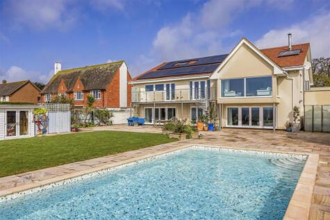 Strand Place, The Drive