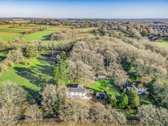 Broadacre House-Aerials-PorticoMarketing-Nexa-02.J