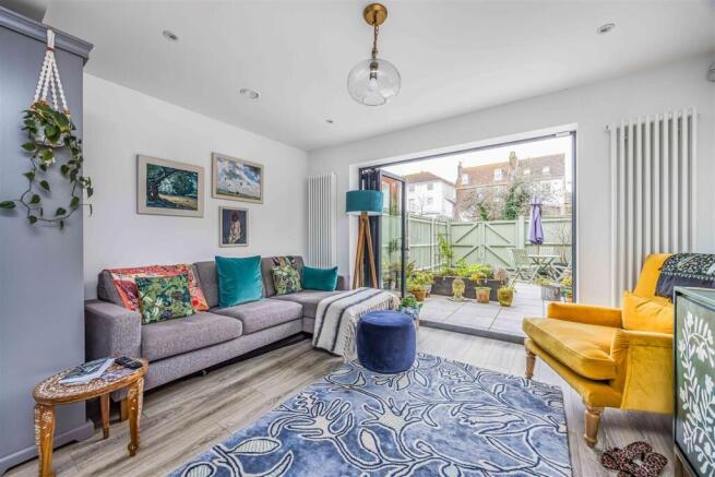 6 Elizabeth Row, Exmouth Road, Southsea