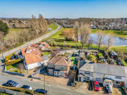 Queens Grove, Waterlooville