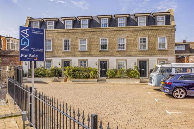 2 Cambridge Mews, Serpentine Road, Southsea-Portic