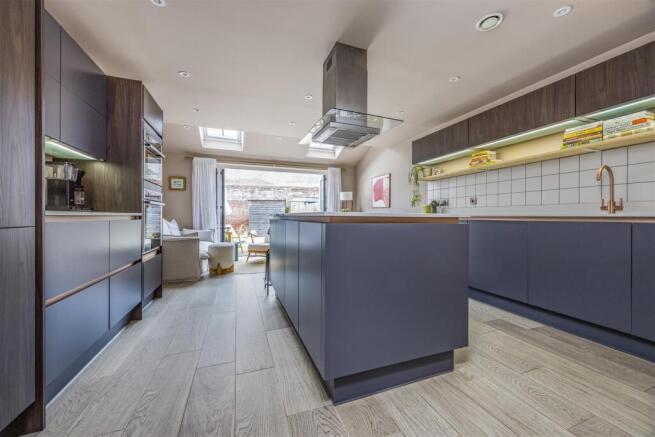 2 Cambridge Mews, Serpentine Road, Southsea-Portic