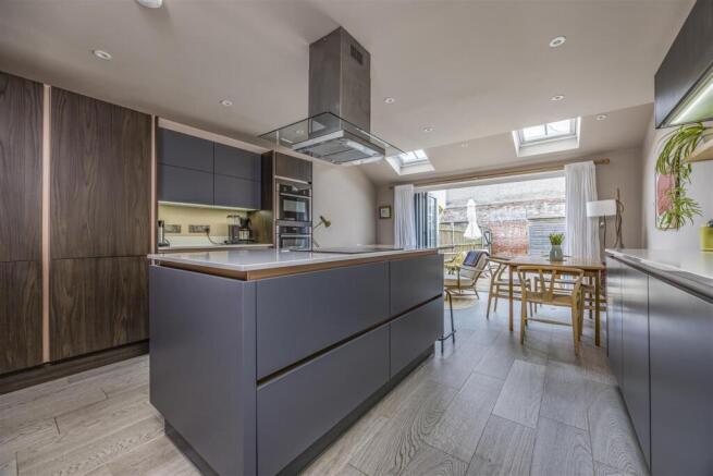 2 Cambridge Mews, Serpentine Road, Southsea-Portic