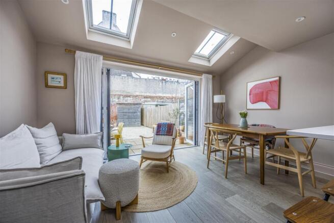 2 Cambridge Mews, Serpentine Road, Southsea-Portic