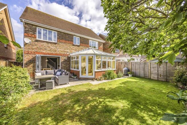 22 Fraser Gardens, Southbourne-PorticoMarketing-Ne
