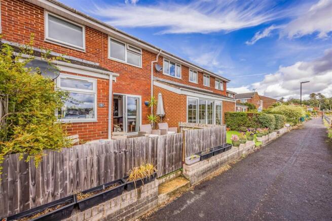 5 Collier Close, Southampton-Small-PorticoMarketin