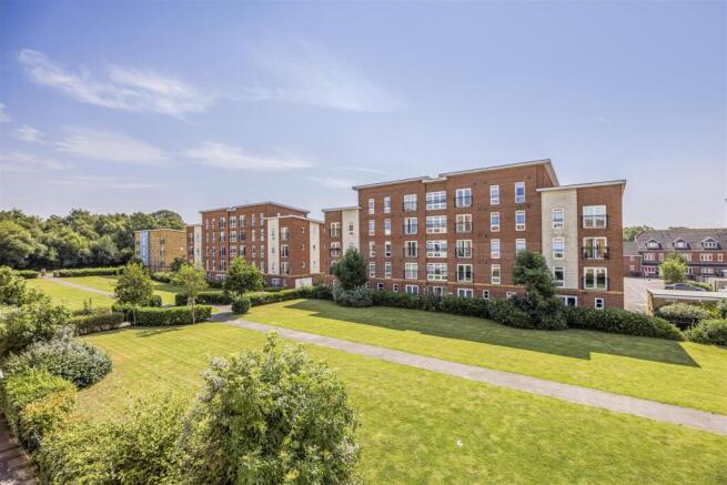 Flat 7, 32 Billy Copse, Havant-PorticoMarketing-Ne