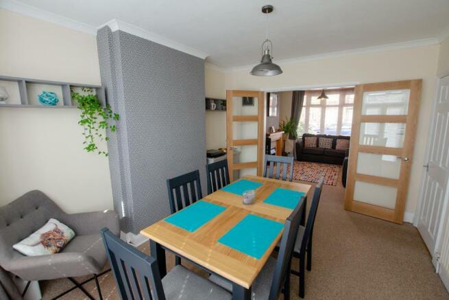 40 Moreton Road - dining 2.jpg