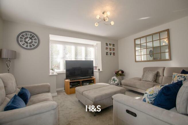 7 noble way -  lounge.jpg