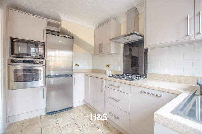 9 cryersoak close - kitchen.jpg