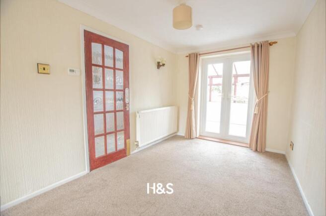 9 cryersoak close - dining area.jpg