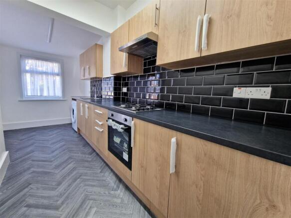 Kitchen 4.jpg
