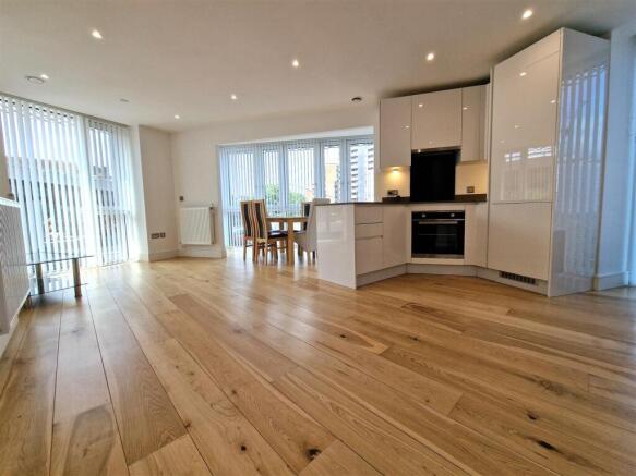 Living room 2.jpg