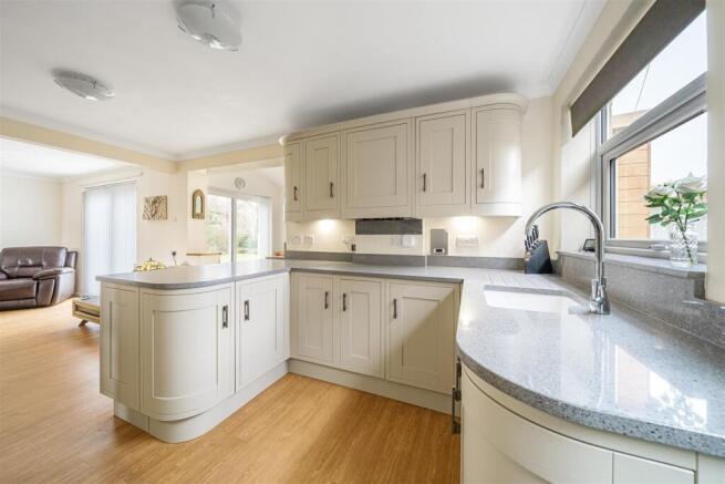 Kitchen / Breakfast Room