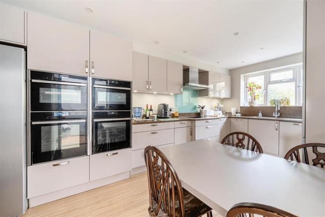 Kitchen / Breakfast Room