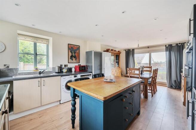 Kitchen / Dining