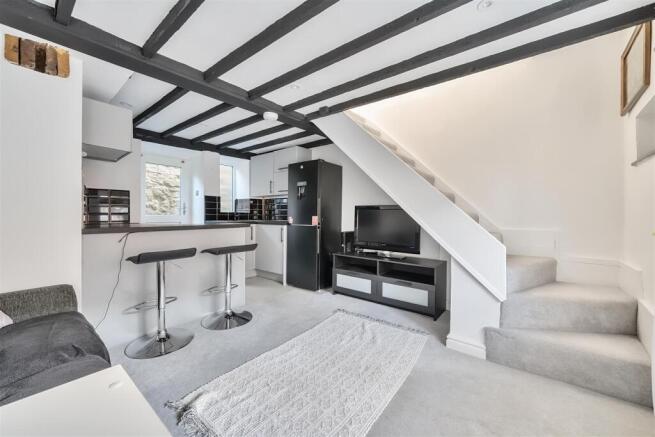 Open-plan living room / kitchen