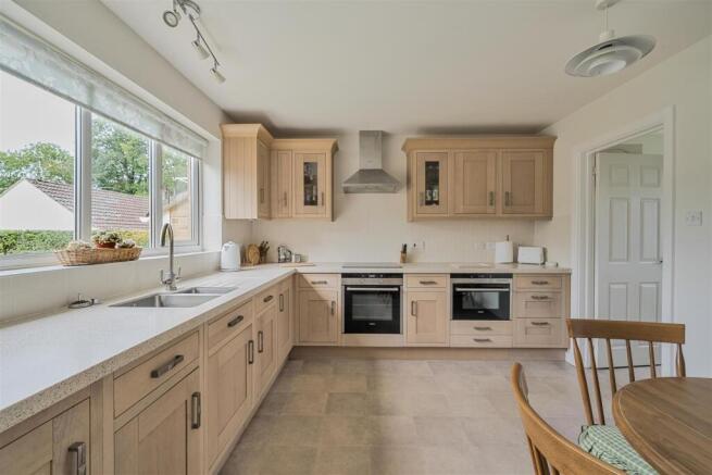 Kitchen / Breakfast Room