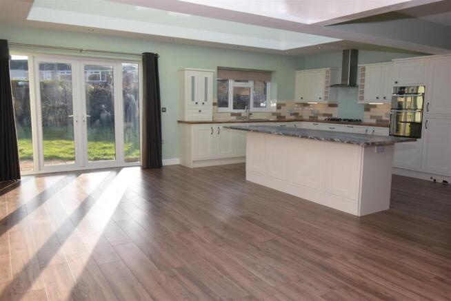 Kitchen/Dining Room