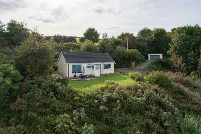 Gwylan Cottage, Poppit, Cardigan - Drone & Elevate