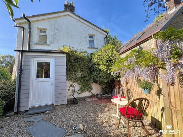 Front of Property / Garden