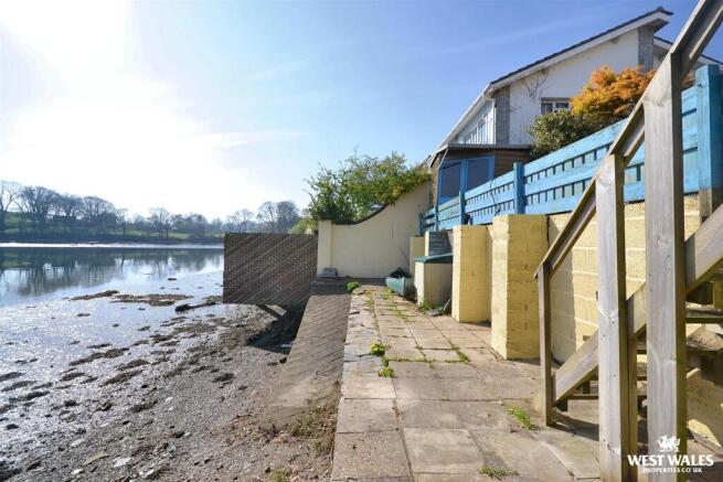Access to River