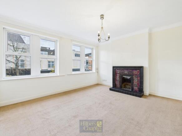 CAM02715G0-PR0147-STILL009