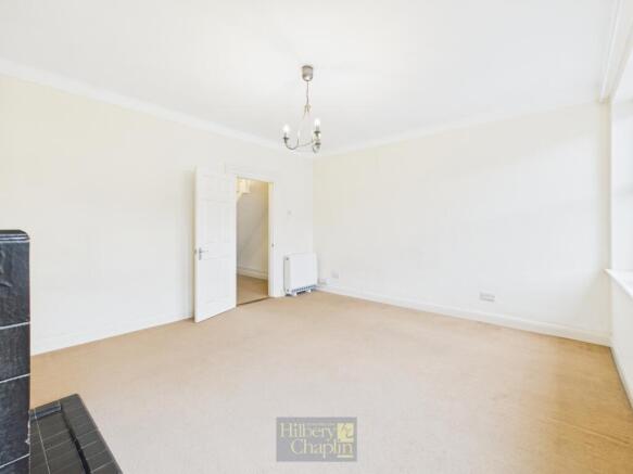 CAM02715G0-PR0147-STILL008